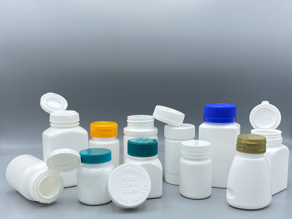 Pharmaceutical and laboratory plastic bottles