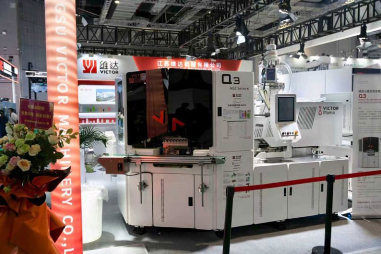 How to Choose the Right Injection Blow Molding Machine for Small Bottle Production